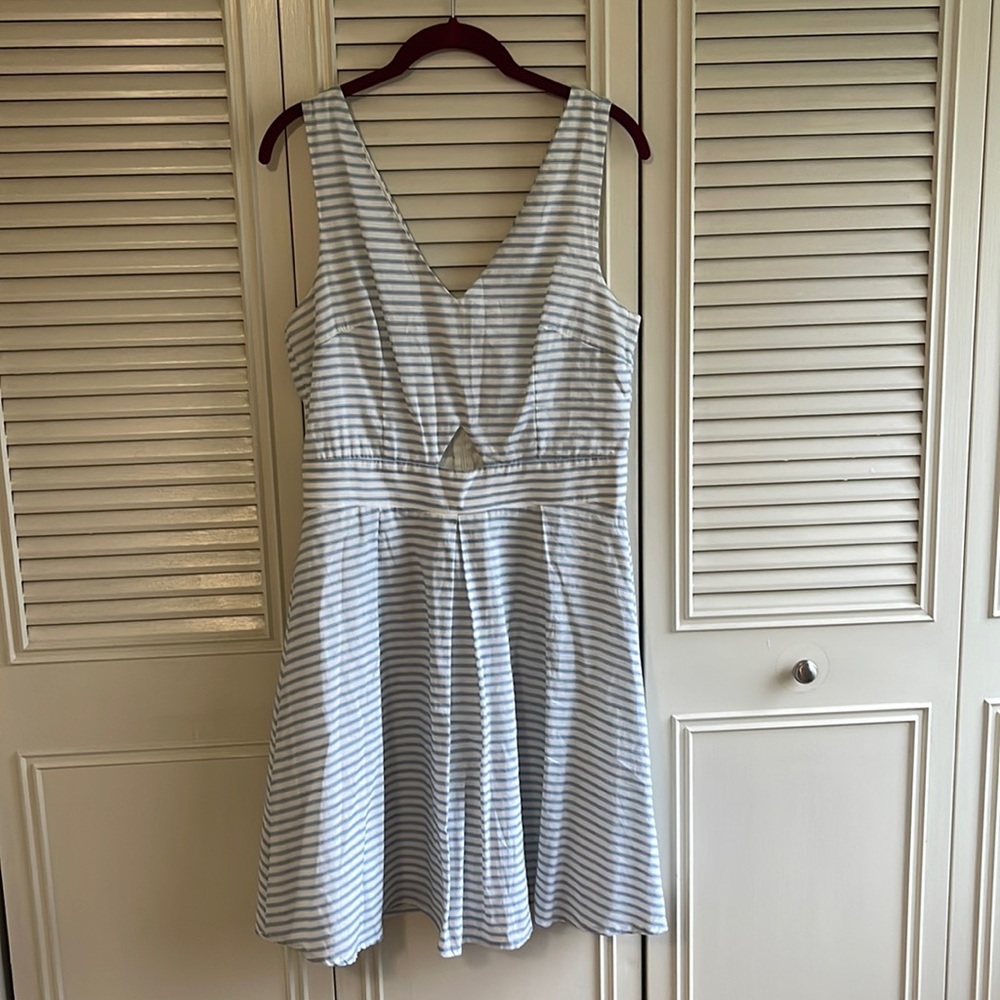 Francesca’s. Size M. Light blue striped.